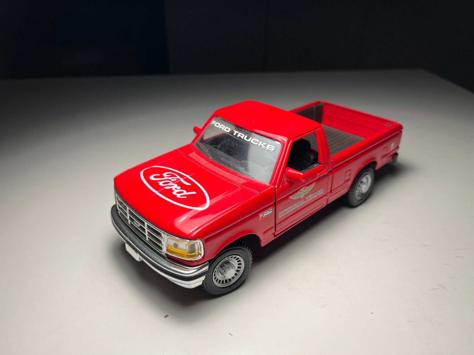 Maisto - Ford F-Series - Schaal 1:25, Hobby en Vrije tijd, Modelauto's | 1:24, Verzenden, Zo goed als nieuw, Auto, Maisto