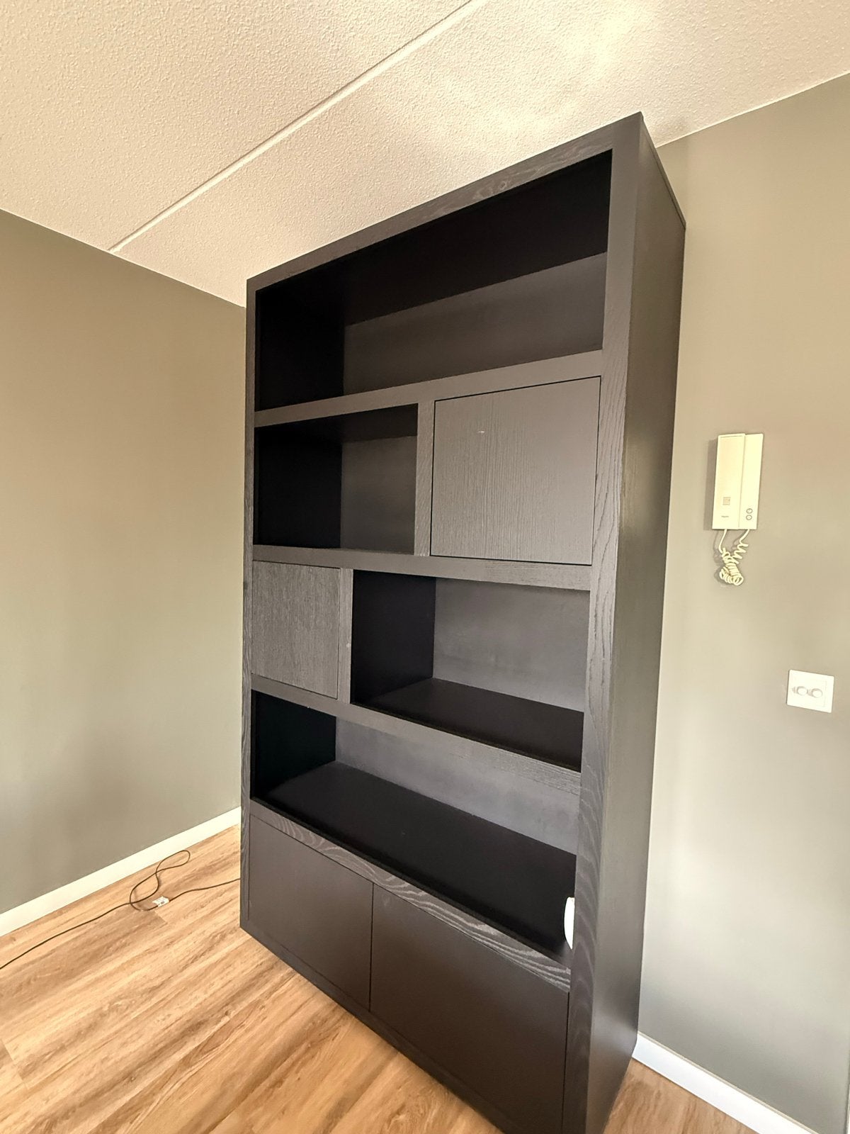 Helsinki Kast Zwart met Nerfstructuur - 120x45x220 cm, 100 tot 150 cm, 200 cm of meer, Ophalen of Verzenden, Zo goed als nieuw