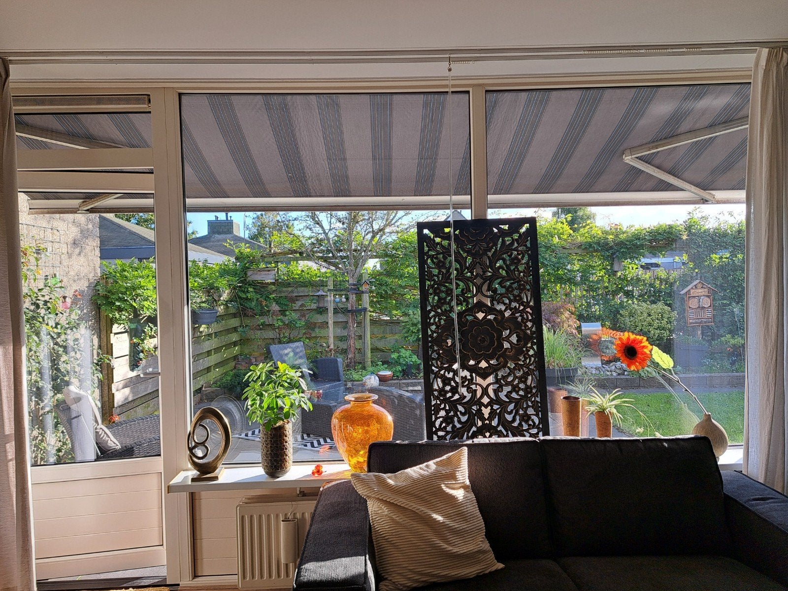 Zonnescherm met knikarmen met elektrische bediening.
5,7 met, Tuin en Terras, Ophalen, Gebruikt