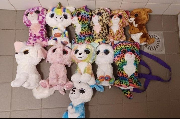 Te Koop diverse knuffels (zsmw) (€50), Ophalen, Overige karakters, Overige typen, Zo goed als nieuw