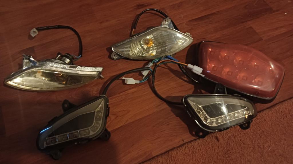 Scooter onderdelen: koplampen, achterlicht en knipperlichten, Ophalen of Verzenden, Gebruikt, Koplamp, Overige merken