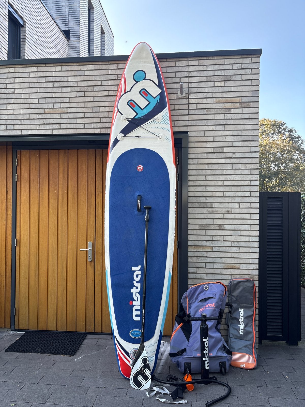 Mistral SUP Board Compleet met Pomp, Roeispaan en Rugtas, Ophalen, Met draagtas, Zo goed als nieuw, Complete set
