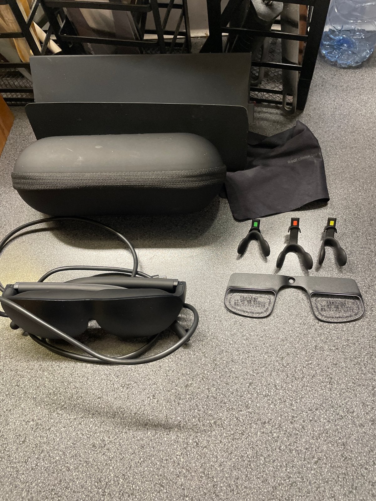 Nreal Air AR-bril met accessoires, Ophalen of Verzenden, Zo goed als nieuw, VR-bril, Telefoon