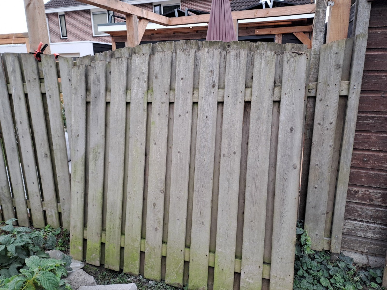 Gebruikte schuttingdelen: 2 hele en 2 halve gratis, Tuin en Terras, Ophalen, Minder dan 3 meter, Hout, 1 tot 2 meter