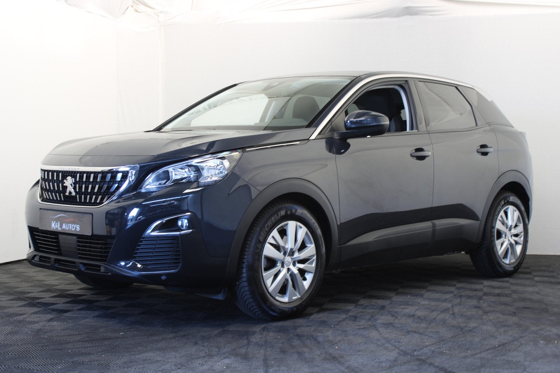 Peugeot 3008 1.2 PureTech Active |Navi|Carplay| (bj 2020), Stof, Gebruikt, 1199 cc, Bedrijf