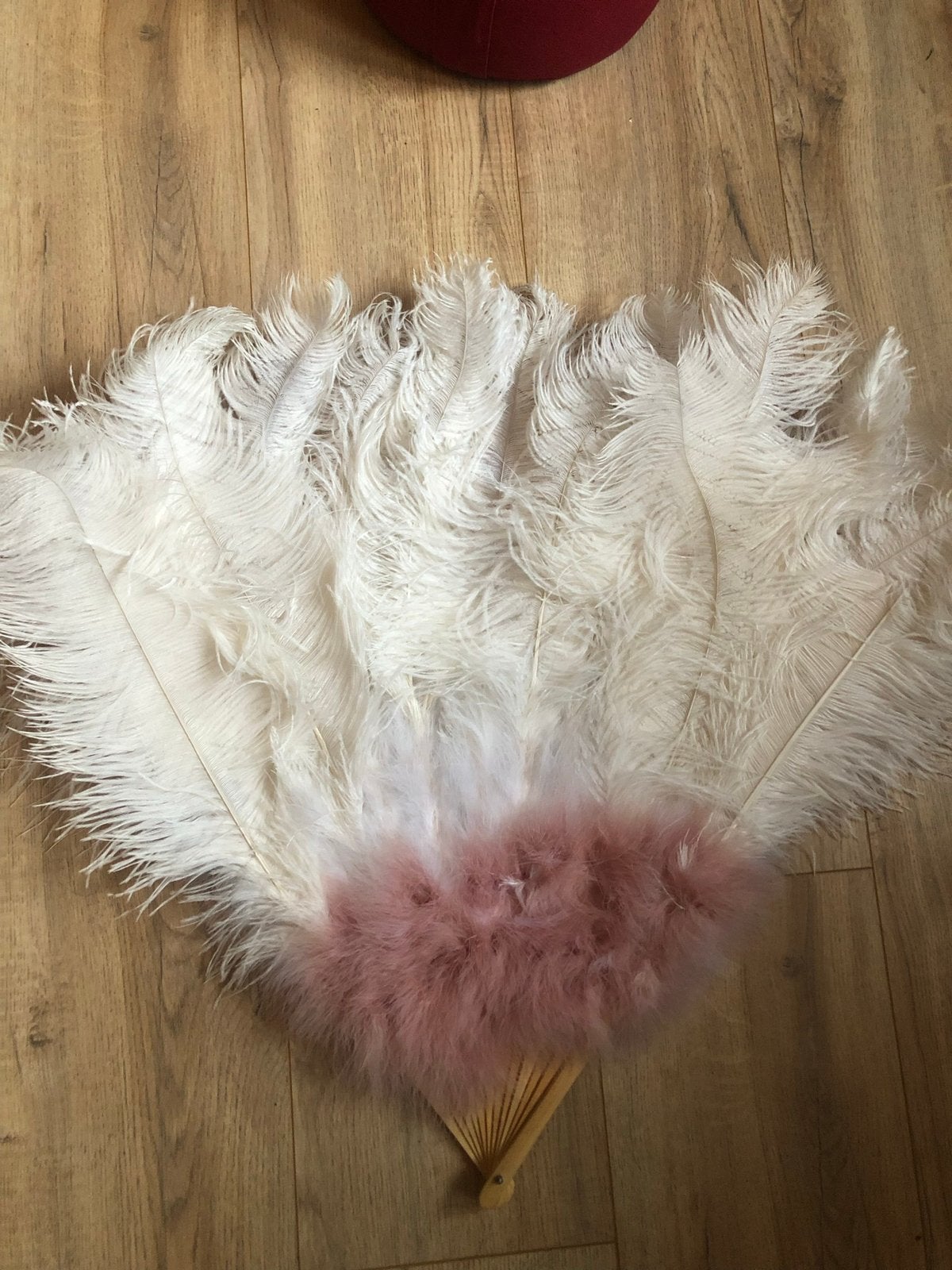 Prachtige handgemaakte burlesque verenwaaiers, Ophalen