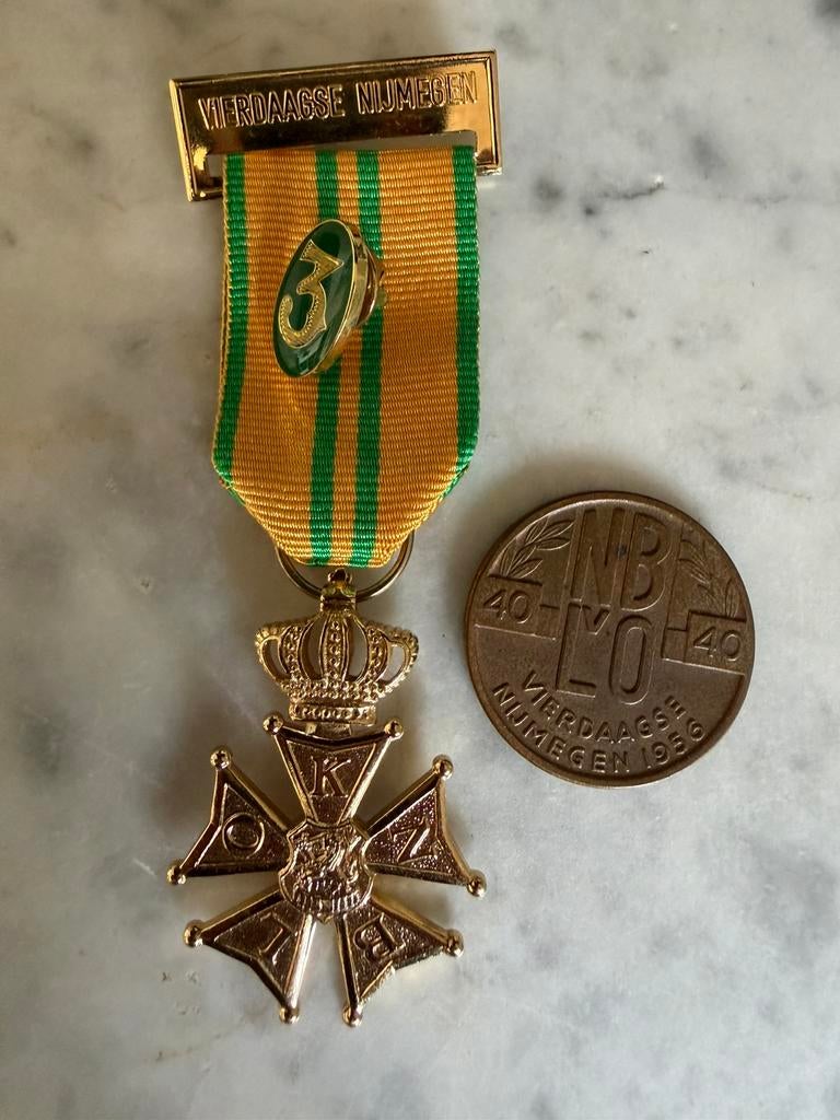 Vierdaagse medaille en items penning, Ophalen of Verzenden, Landmacht, Nederland, Lintje, Medaille of Wings
