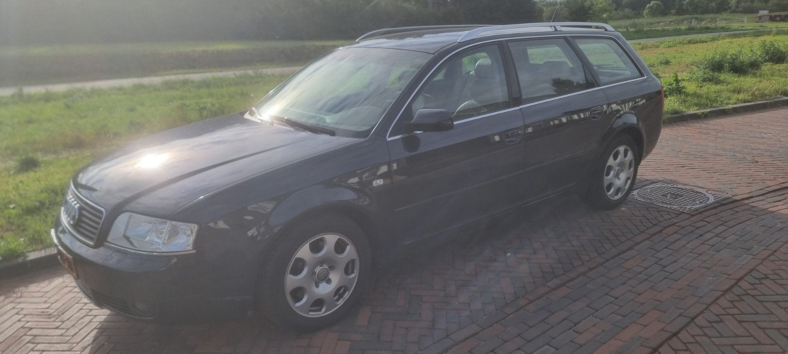 VANDAAG OPHALEN Audi A6 2.4 V6 Avant Quattro 170pk  AUT 2003, Auto's, Automaat, Automatische klimaatregeling, Beige, Blauw