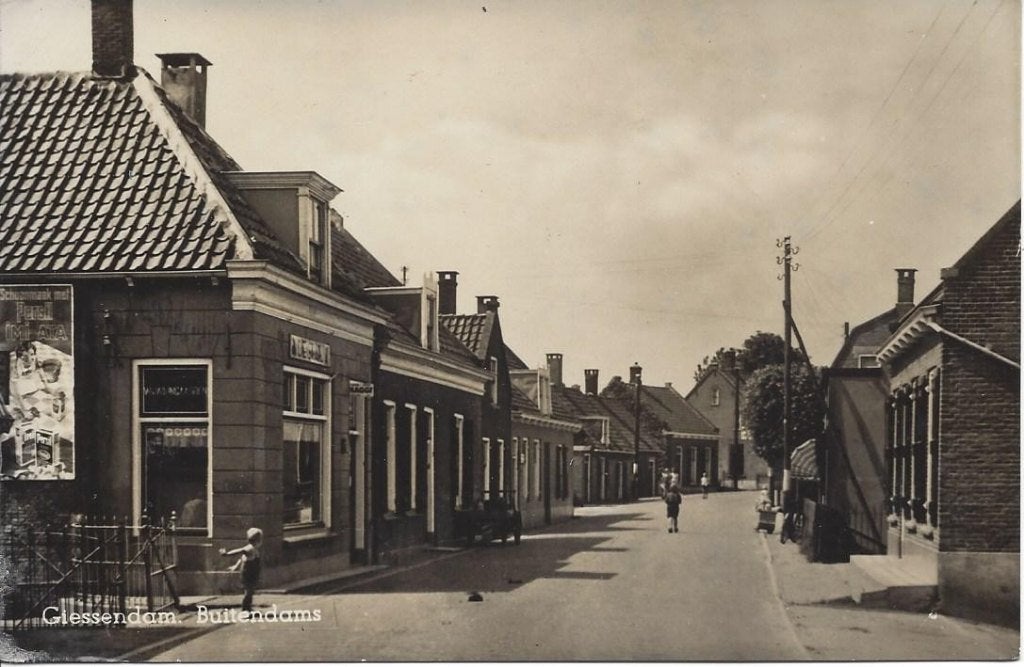 Giessendam (Z.H.) Buitendams, Straatgezicht, gelopen 1947, Verzamelen, Ophalen of Verzenden, 1940 tot 1960, Gelopen, Zuid-Holland