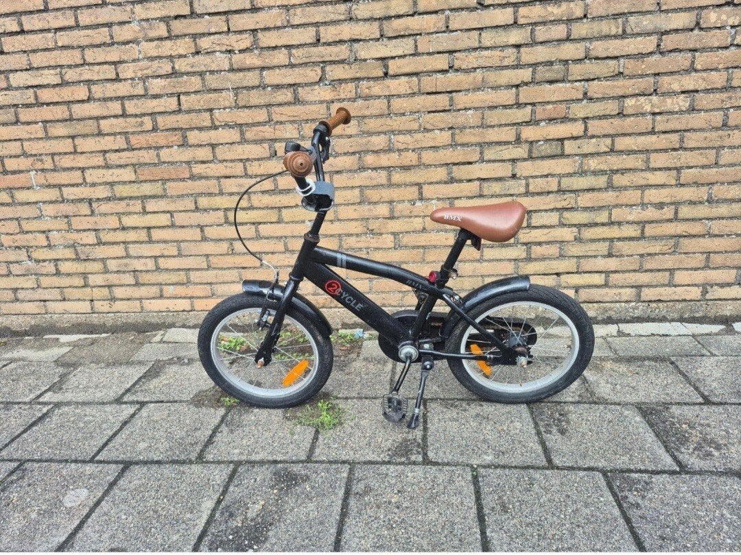 2Cycle kinderfiets 16 inch zwart met bruin zadel, Ophalen, Zijwieltjes, Velgrem, 2Cycle