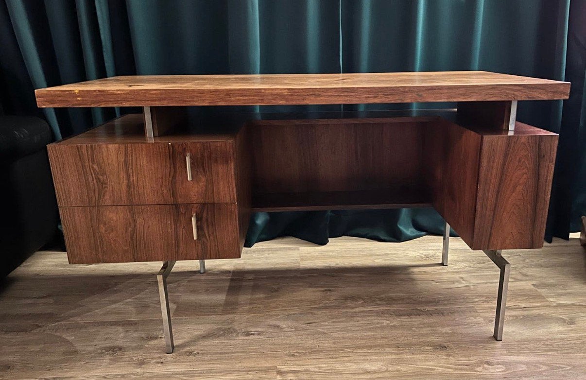 Vintage design bureau met lades en metalen poten, Huis en Inrichting, Bureaus, Ophalen, Zo goed als nieuw