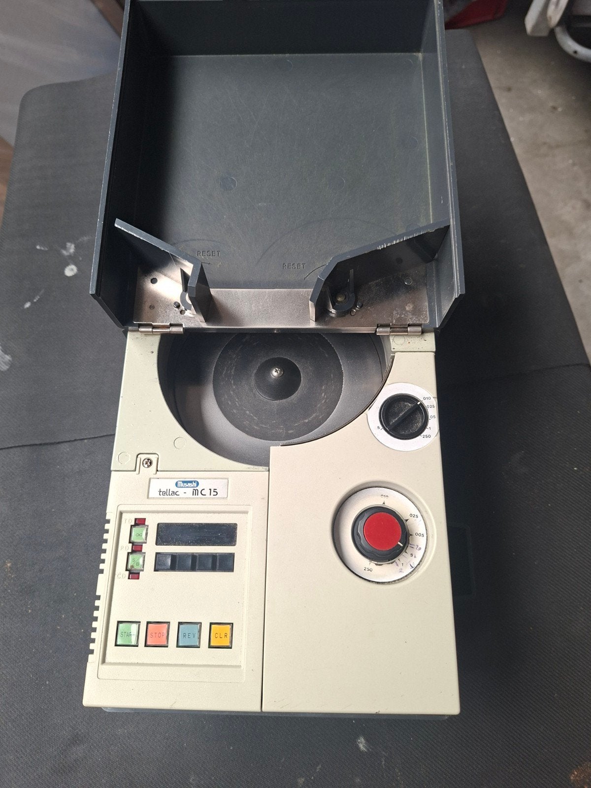 Musashi Tellac MC15 Muntenteller 220V - Instelbaar, Postzegels en Munten, Ophalen of Verzenden