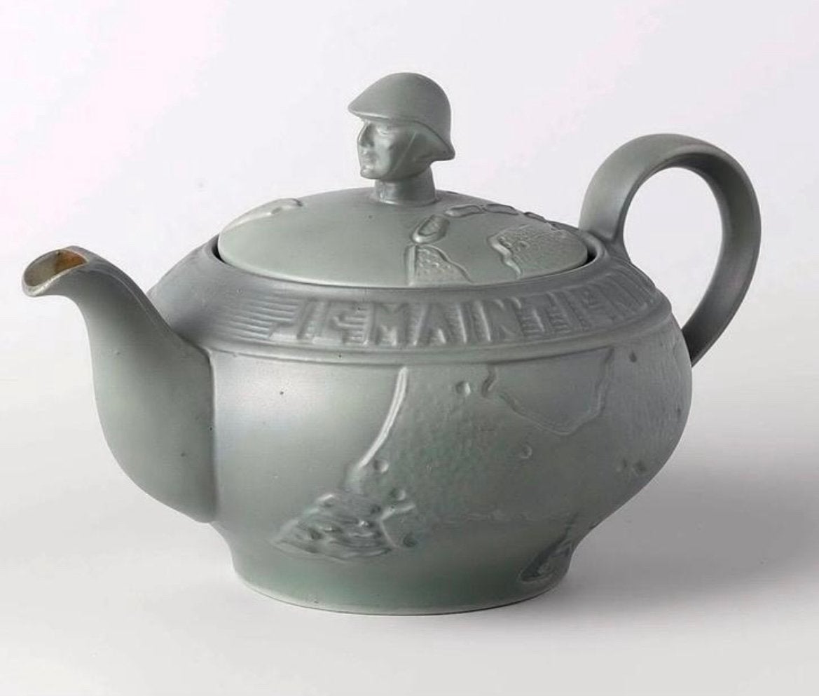 Gezocht: Mosa Mobilisatie Theepot (alle kleuren/staten), Ophalen of Verzenden, Landmacht, Nederland, Overige typen
