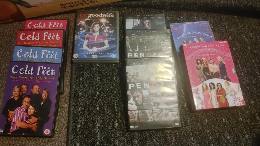 Dvds series alles wat aanraakt €2, Cd's en Dvd's, Dvd's | Tv en Series, Alle leeftijden, Ophalen of Verzenden, Zo goed als nieuw