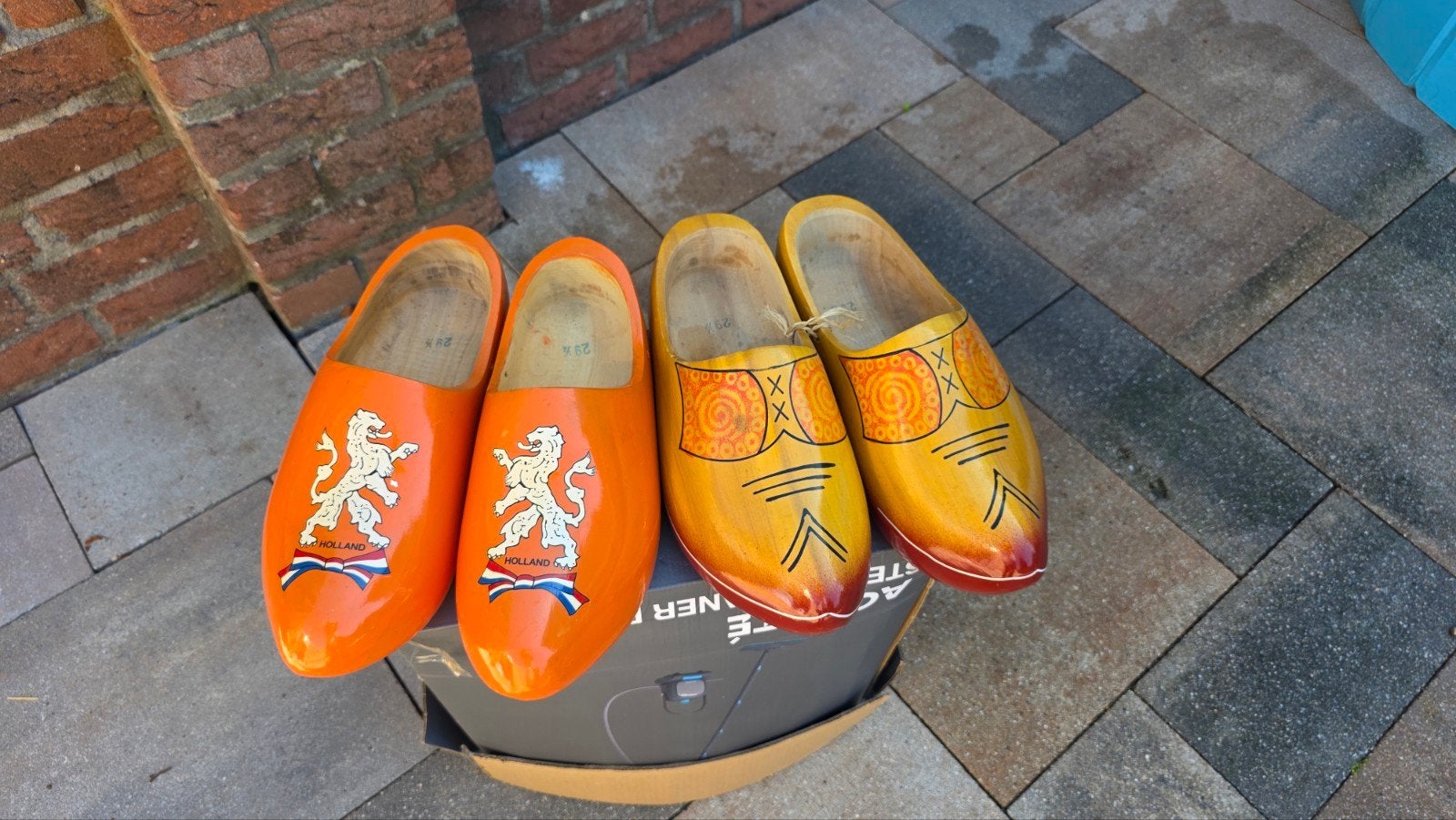 Twee paar mooie houten klompen (Oranje Leeuw & Traditioneel, Overige kleuren, Klompen, Nieuw, Ophalen of Verzenden