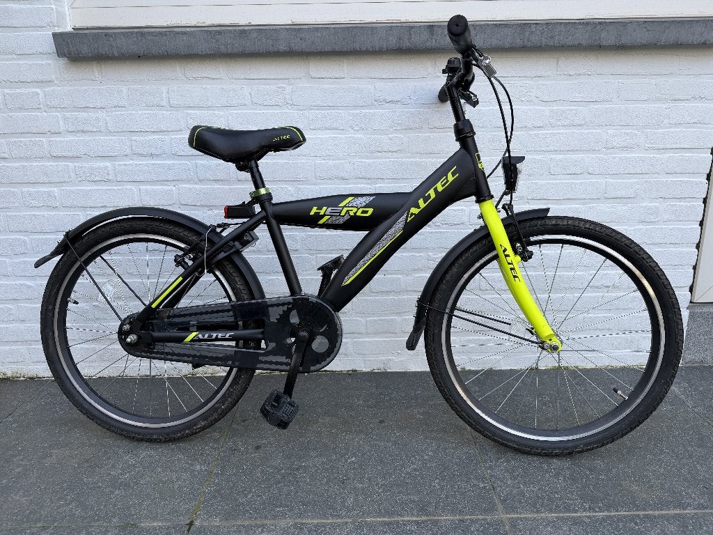 Kinderfiets Altec Hero 22 inch, Fietsen en Brommers, Ophalen, Altec, Gebruikt, Terugtraprem