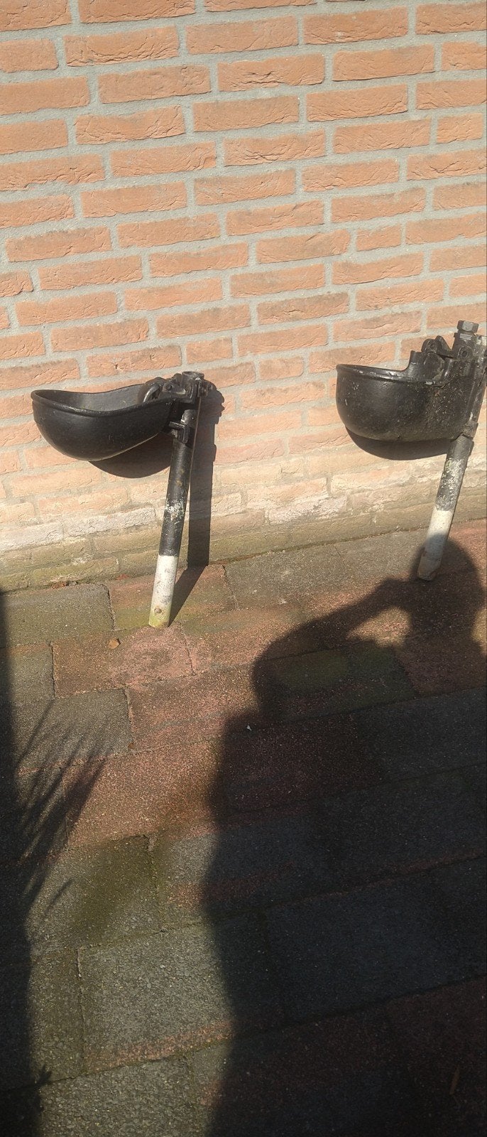 Vintage koeien drinkbakken, Ophalen