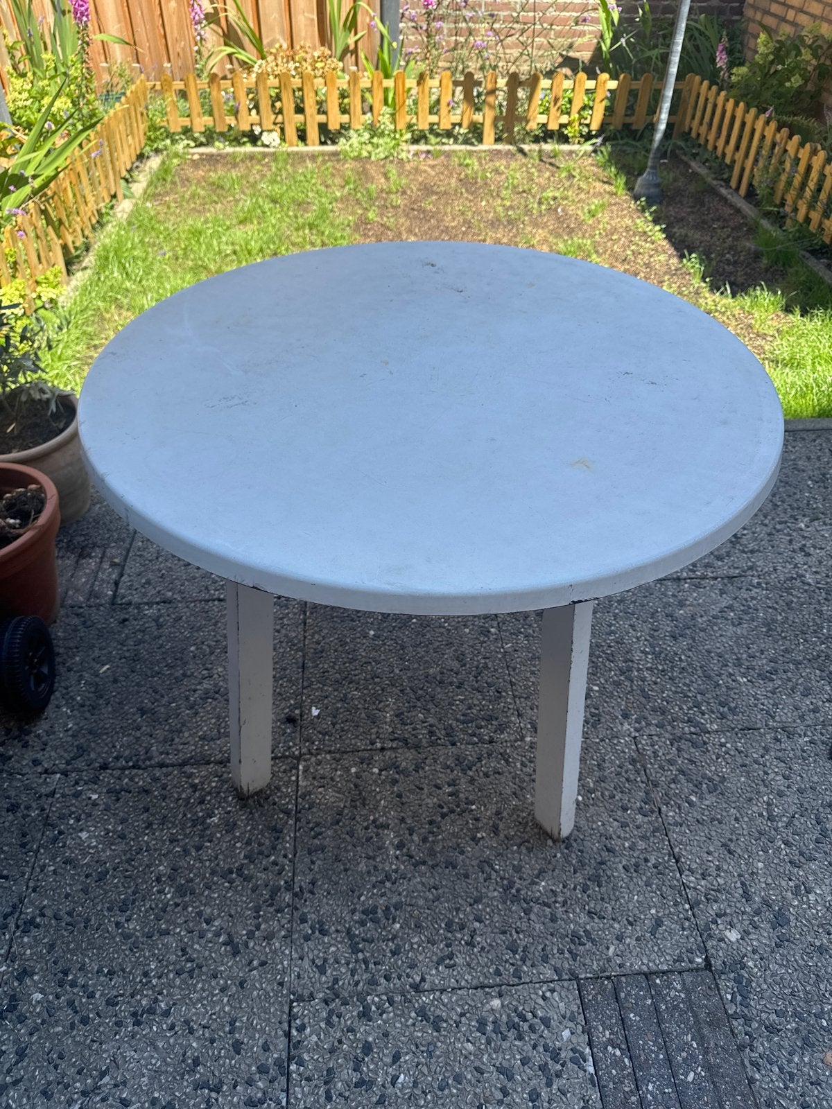 Gratis op te halen: Ronde tuintafel, Ophalen, Gebruikt, Rond, Kunststof