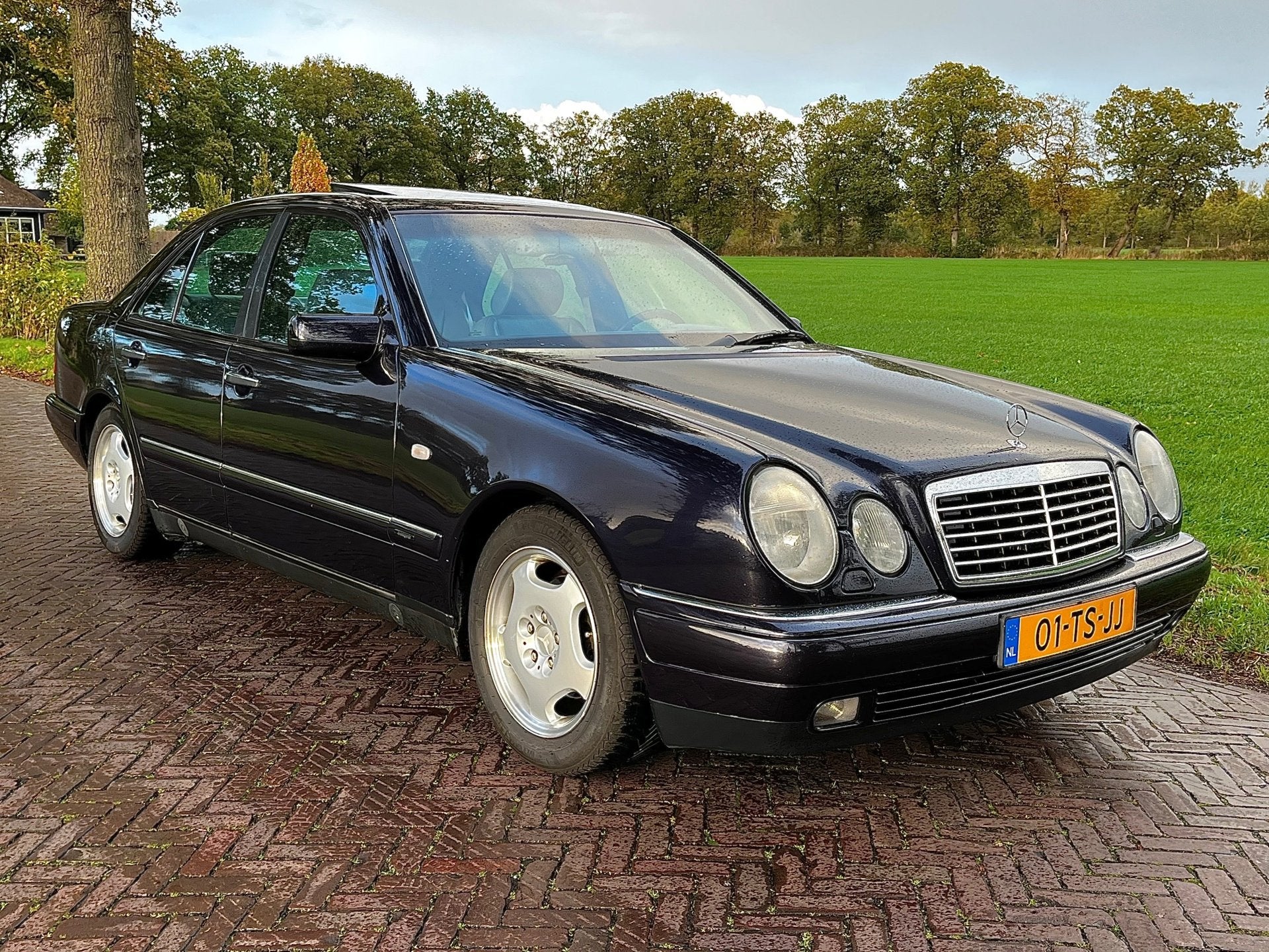 Mercedes-Benz E-klasse 200 Avantgarde Sedan ( 1e Eigenaar ), Auto's, Mercedes-Benz, 1998 cc, Gebruikt, Leder, Bedrijf
