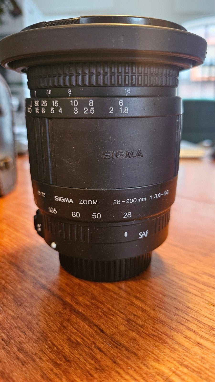Sigma Zoom 28-200mm f/3.8-5.6 lens met doppen, Zoom, Sigma, Zo goed als nieuw, Telelens