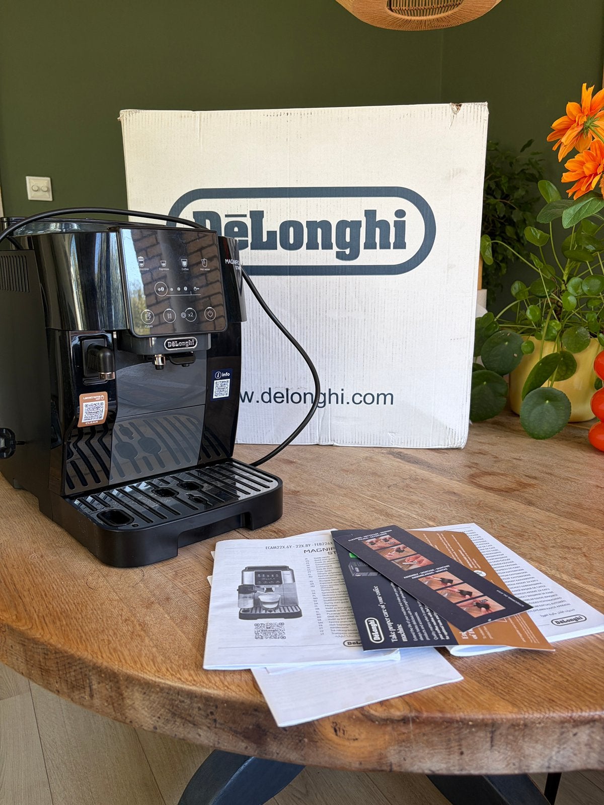 Foto 2 van ZGAN Delonghi Magnifica Start koffiemachine bonen