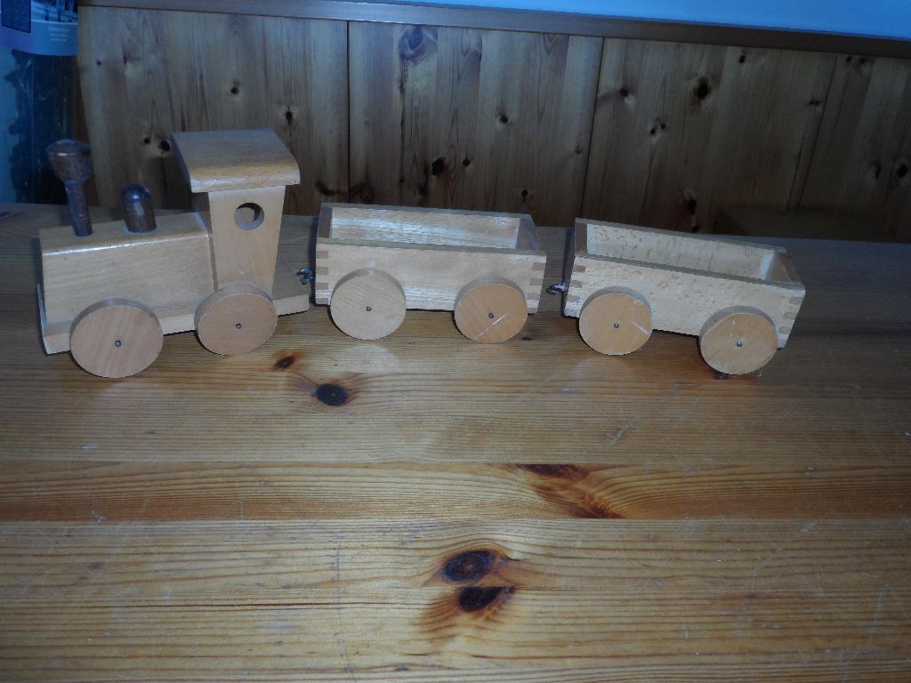Houten Speelgoed trein, Kinderen en Baby's, Speelgoed | Houten speelgoed, Ophalen of Verzenden, Gebruikt, Duw- of Trekspeelgoed