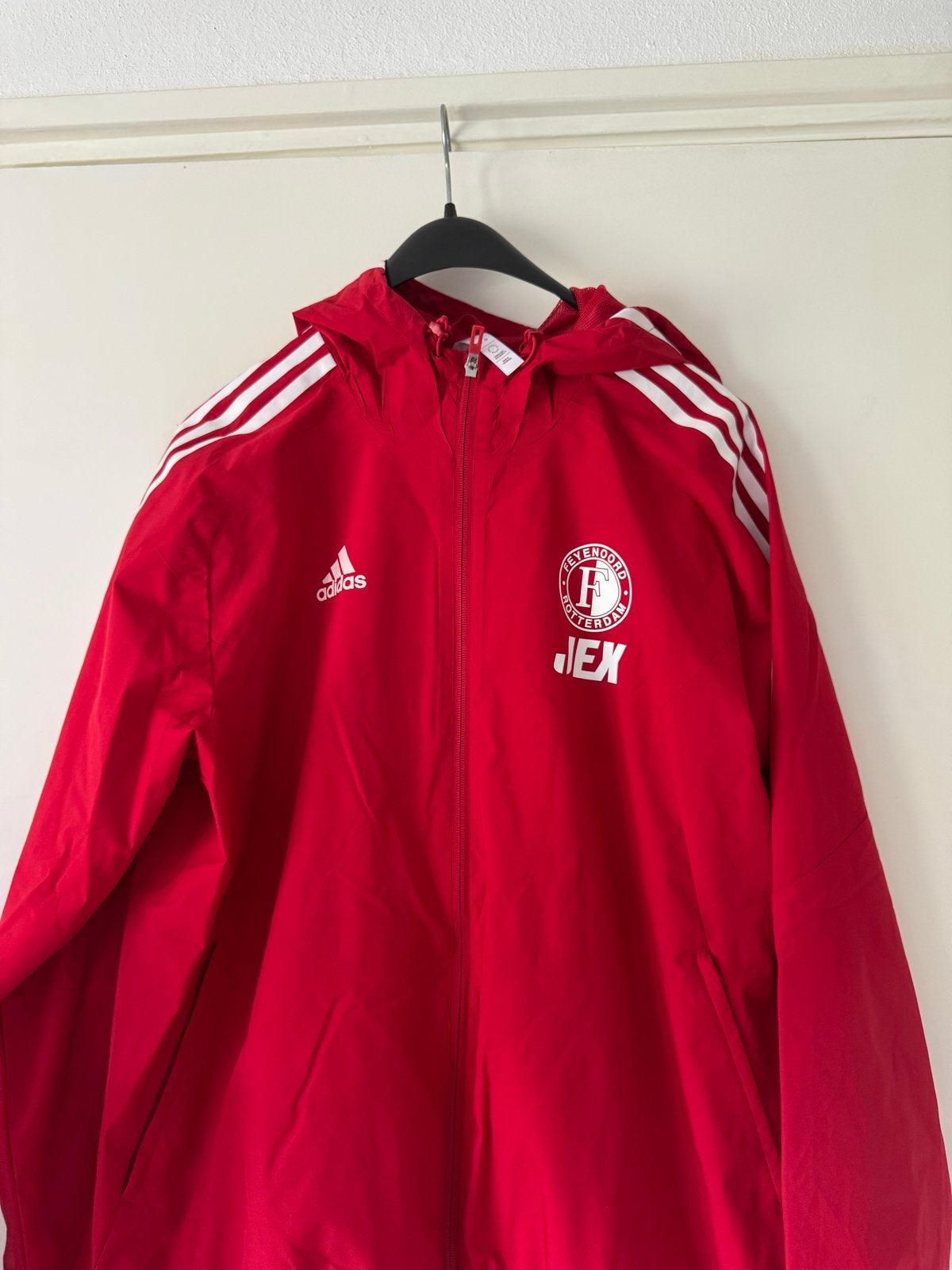 Adidas Feyenoord Regenjas Rood Maat L, Ophalen of Verzenden, Zo goed als nieuw, Maat 52/54 (L), Rood