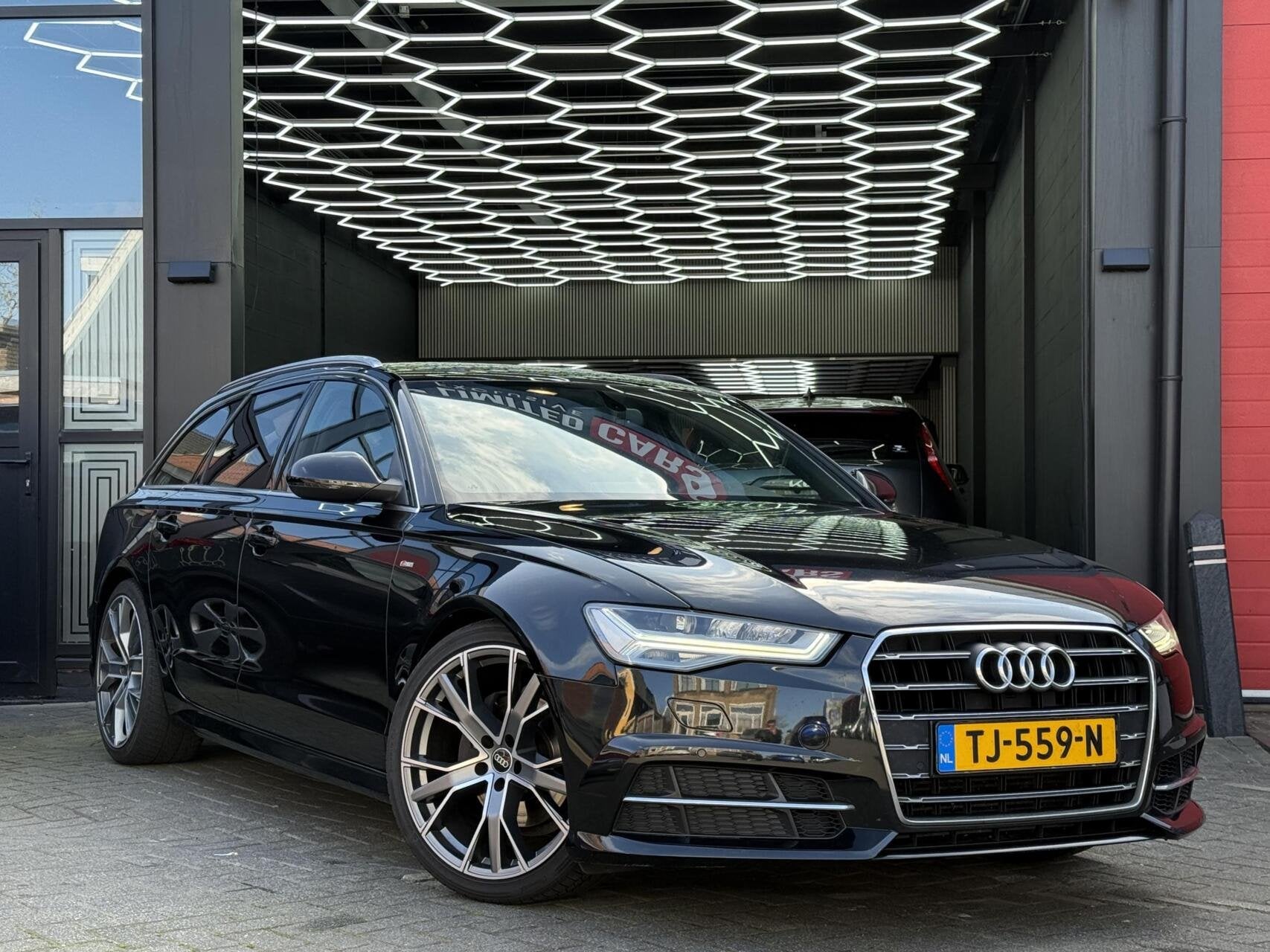 Audi A6 Avant 1.8 TFSI ultra Advance Sport, Auto's, Audi, Leder en Stof, Zwart, Origineel Nederlands, 93 €/maand