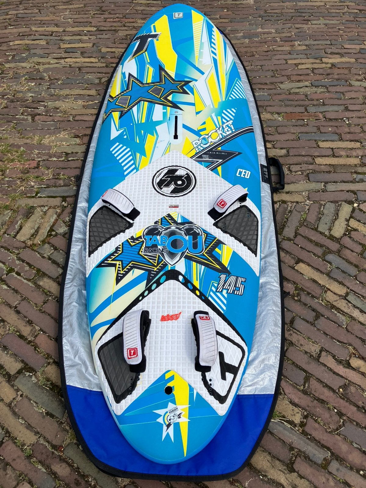 Tabou Rocket CED 145 liter met vin & boardbag, Ophalen, Gebruikt, Plank, Met draagtas