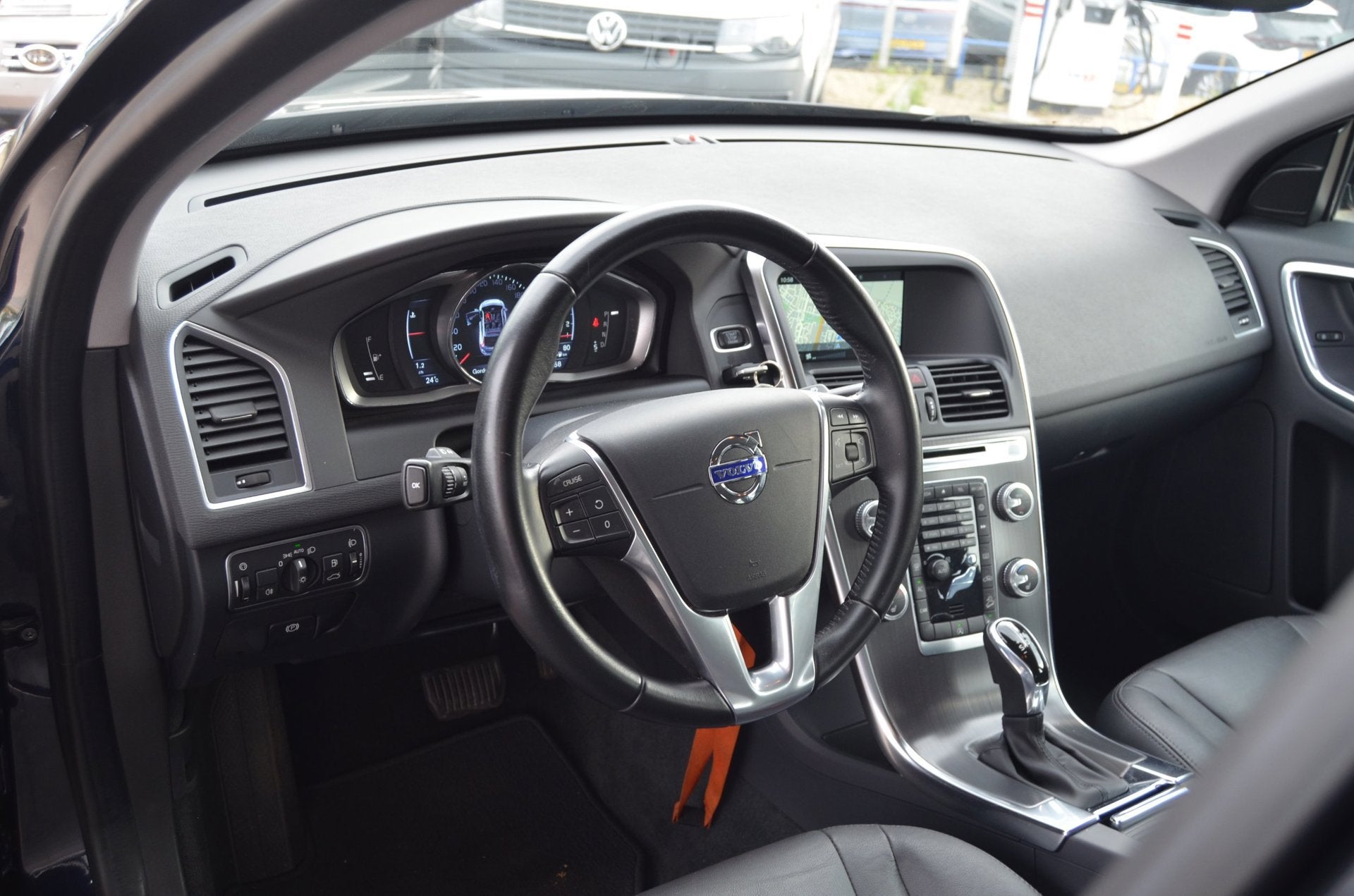 Volvo XC60 2.0 T6 R-Design|79.000KM|LEDEREN BEKL.|MEMORY|DEA, Auto's, Dealer onderhouden, Euro 6, 4 cilinders, Blauw