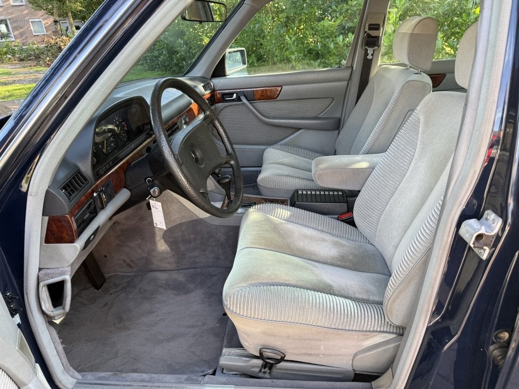Mercedes-Benz S-Klasse 500 SE VERKEERD IN KEURIG NETTE STAAT, Auto's, Oldtimers, Automaat, 232 pk, Blauw, Mercedes-Benz
