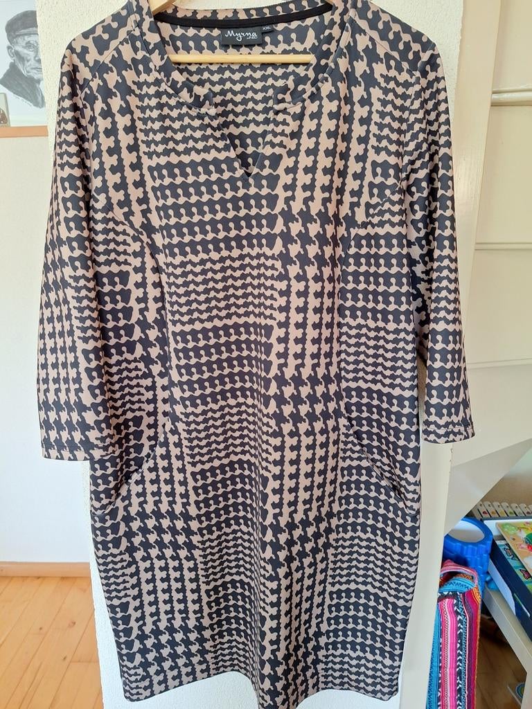 Jurk zgan mt xxl Merk Mijrna by  Ned., Ophalen of Verzenden, Zo goed als nieuw, Maat 46/48 (XL) of groter