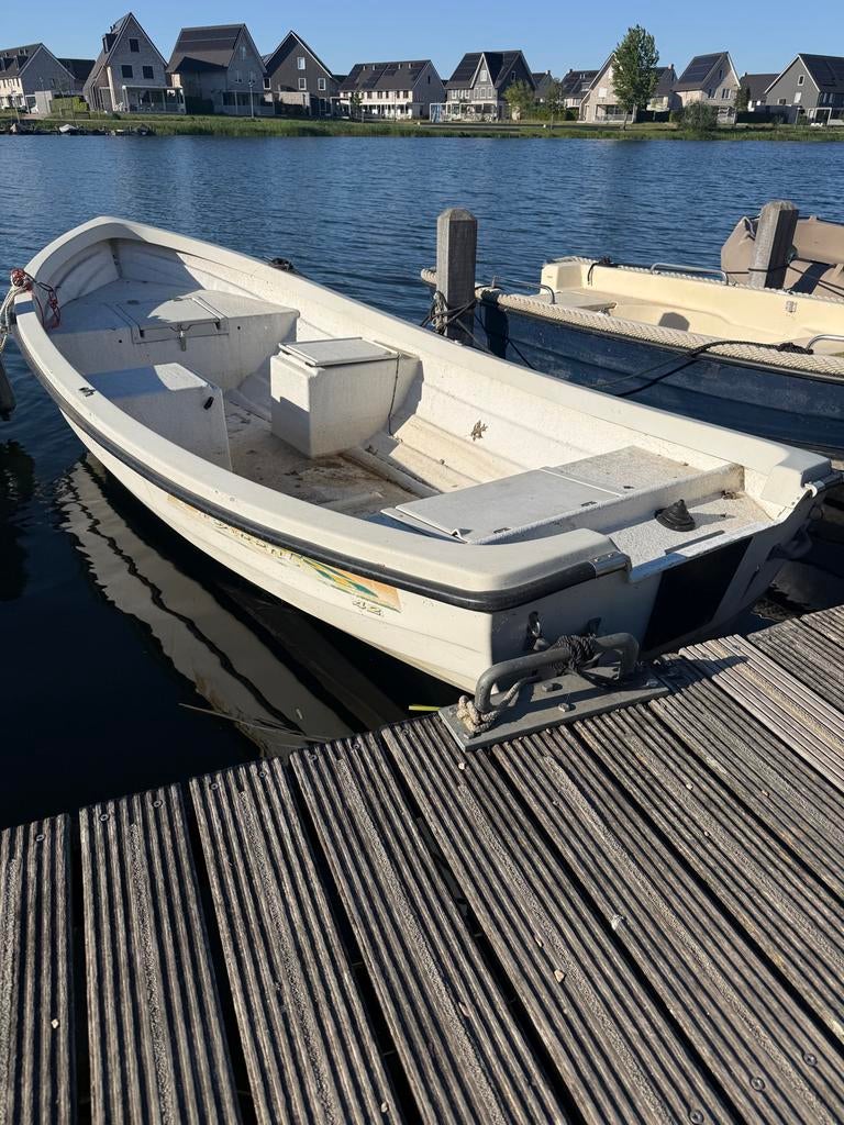 Boot crescent 4.2 met elektromotor en varta accu., Gebruikt, Elektrisch, Ophalen of Verzenden, Overige materialen