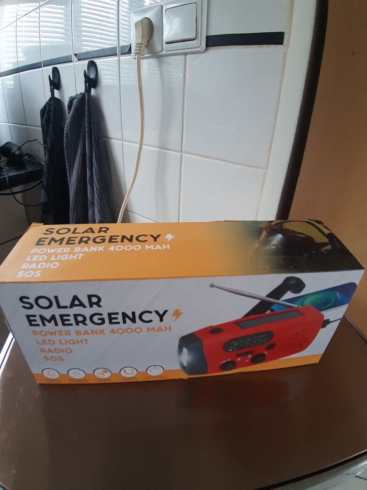 Solar Noodradio - Nieuwstaat met Doos en Handleiding € 20, Ophalen of Verzenden, Zo goed als nieuw, Radio