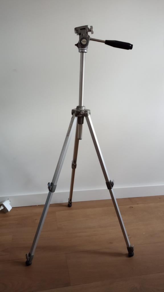 Velbon VE-3 statief in goede staat, Ophalen of Verzenden, Gebruikt, Minder dan 150 cm, Driepoot