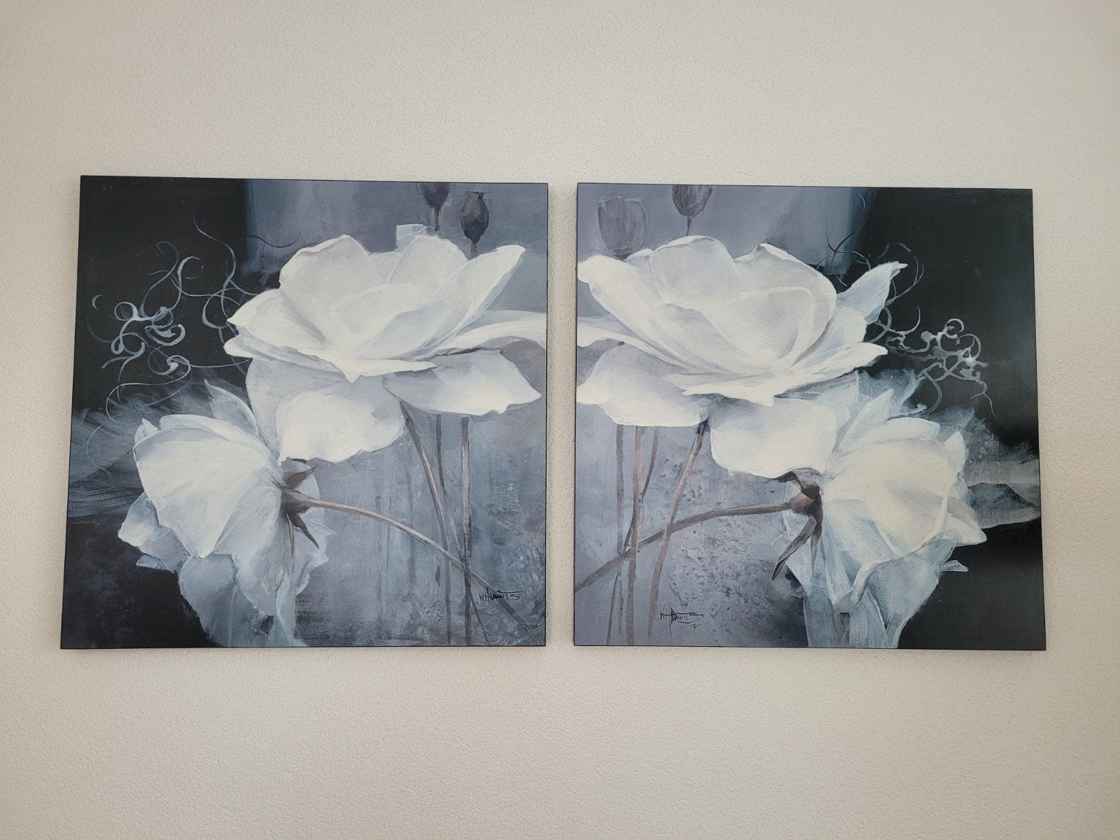 Set van 2 schilderijen met witte bloemen, Ophalen, Gesigneerd, Bloemen