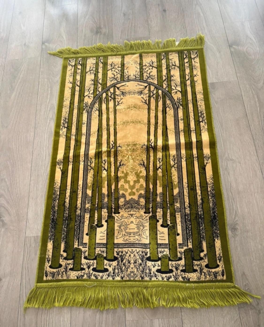 Prachtig vloerkleed met bosmotief - 110x70 cm, Ophalen, 100 tot 150 cm, 50 tot 100 cm, Zo goed als nieuw