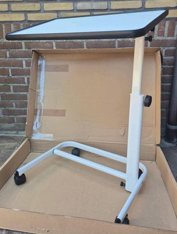 Herdegen opvouwbare bedtafel Wit op wielen nieuw in doos, Ophalen of Verzenden, Nieuw