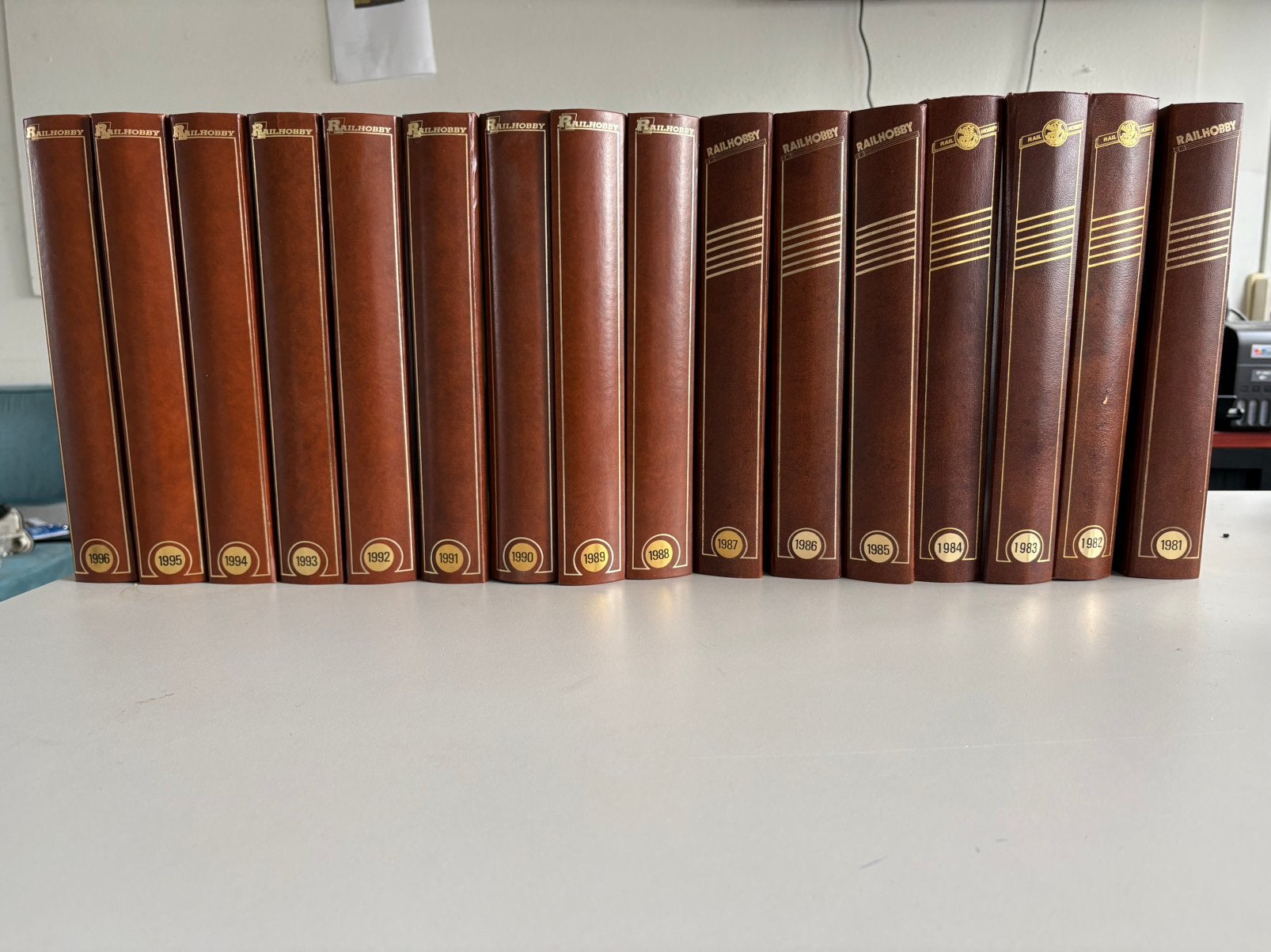 16 Railhobby van 1981 t/m 1996, Gelijkstroom of Wisselstroom, Analoog, Boek, Tijdschrift of Catalogus, Zo goed als nieuw
