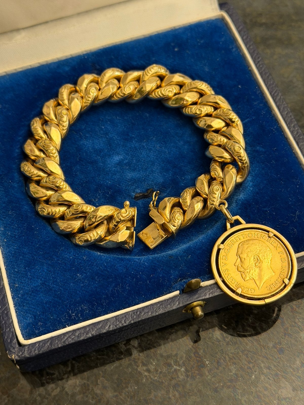 Gouden armband 18 karaat 22 karaat sovereign munt. Prachtig!, Ophalen, Goud