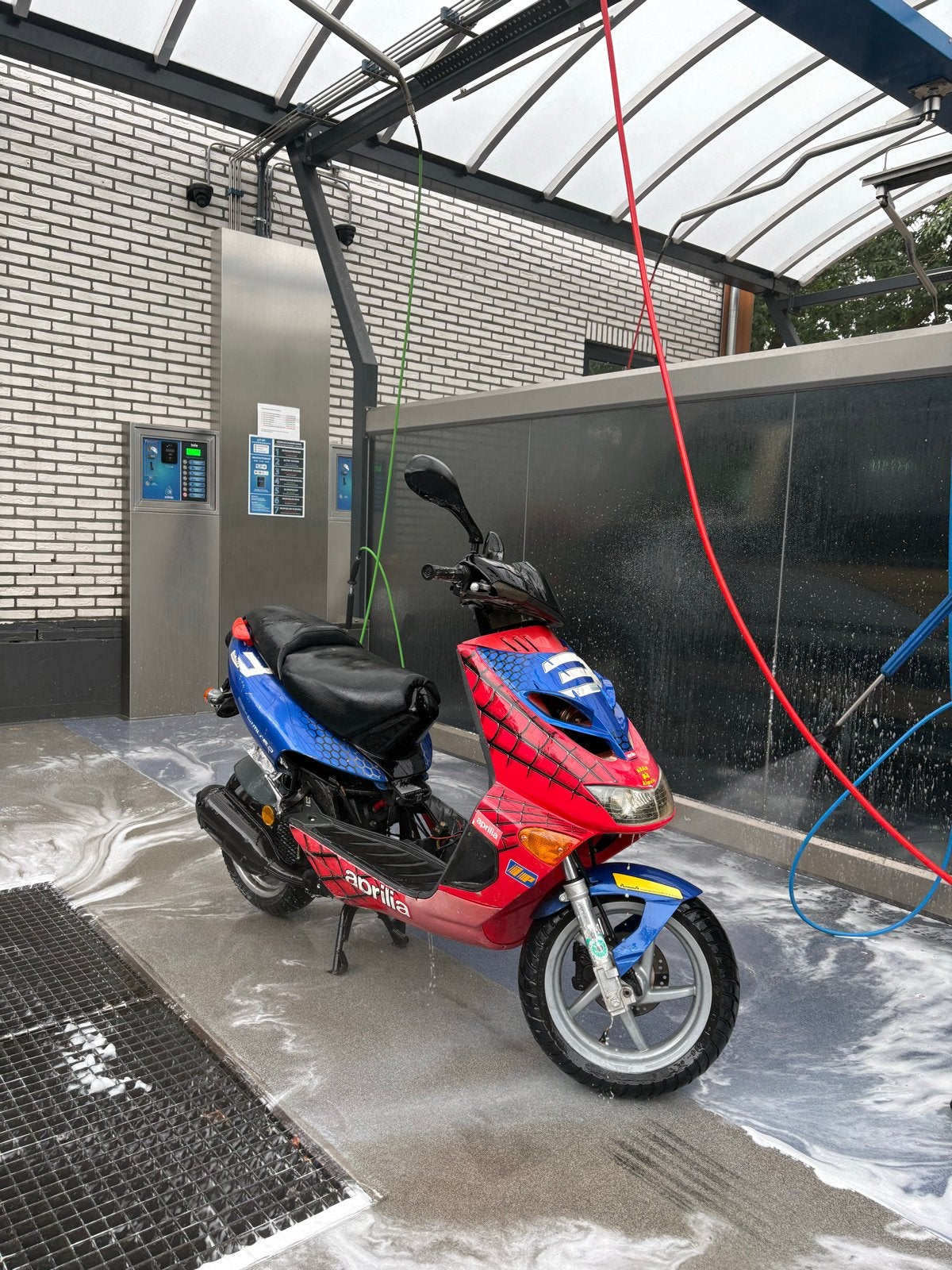 Aprilia Scooter - Spiderman Editie 172CC, Overige modellen, Maximaal 45 km/u, Ophalen of Verzenden, Zo goed als nieuw