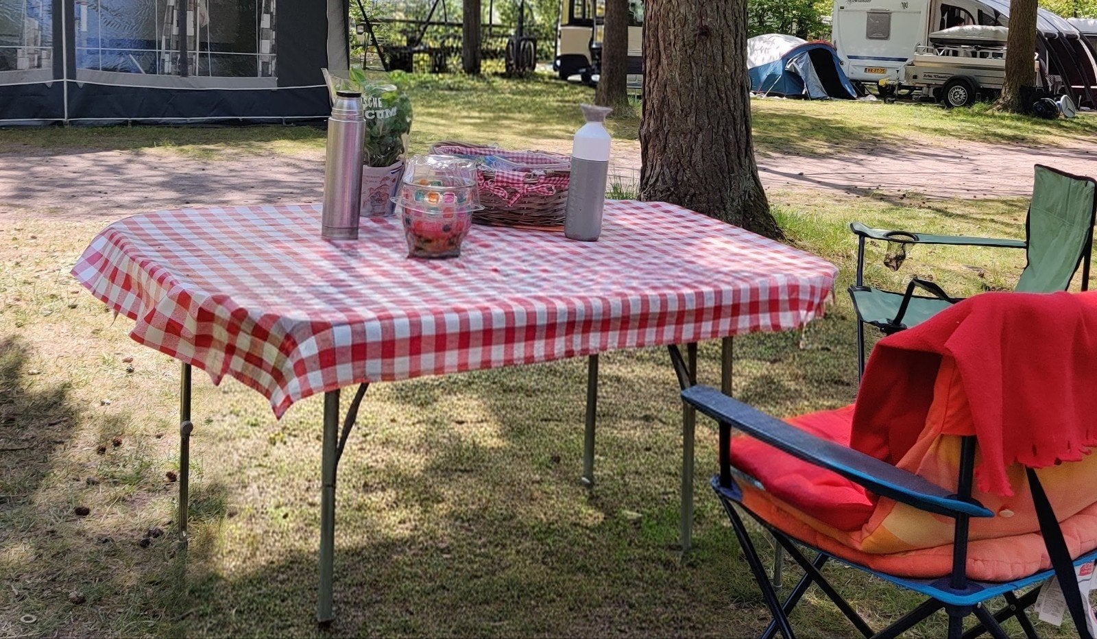 Uitklapbare verstelbare campingtafel, Ophalen