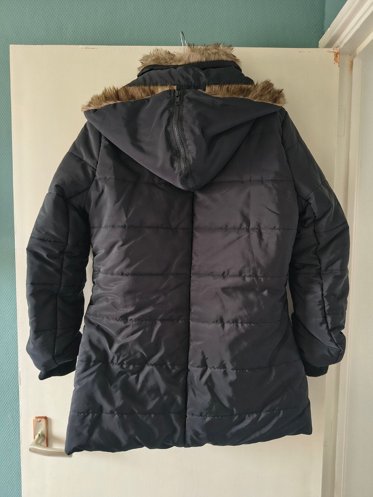winterjas maat m zwart met bont, Ophalen of Verzenden, Nieuw, Zwart