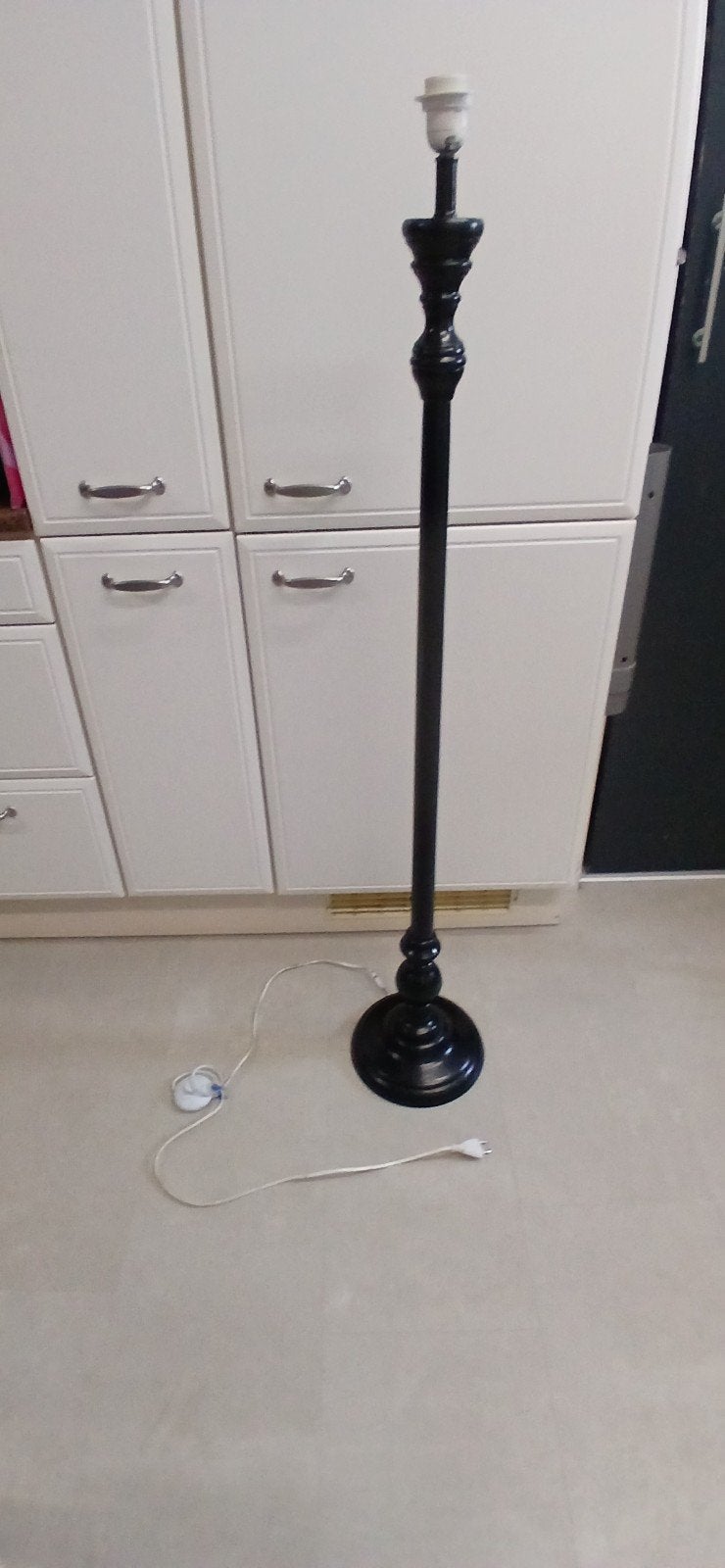 Landelijke stijl vloerlamp, rond, zwart, hoogte: 1.35cm, Gebruikt, 100 tot 150 cm, Landelijk, Hout