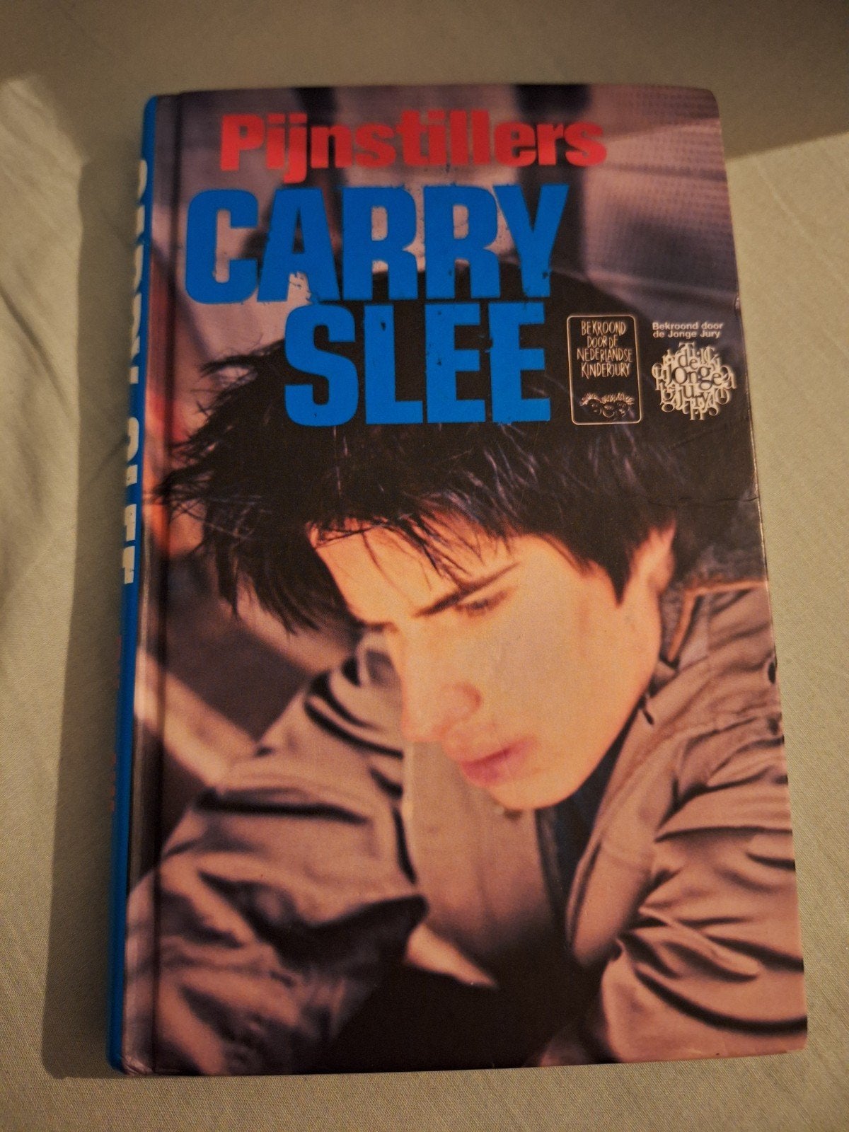 Pijnstillers - Carry Slee (Jeugdboek), Ophalen of Verzenden, Gelezen, Carry Slee, Fictie