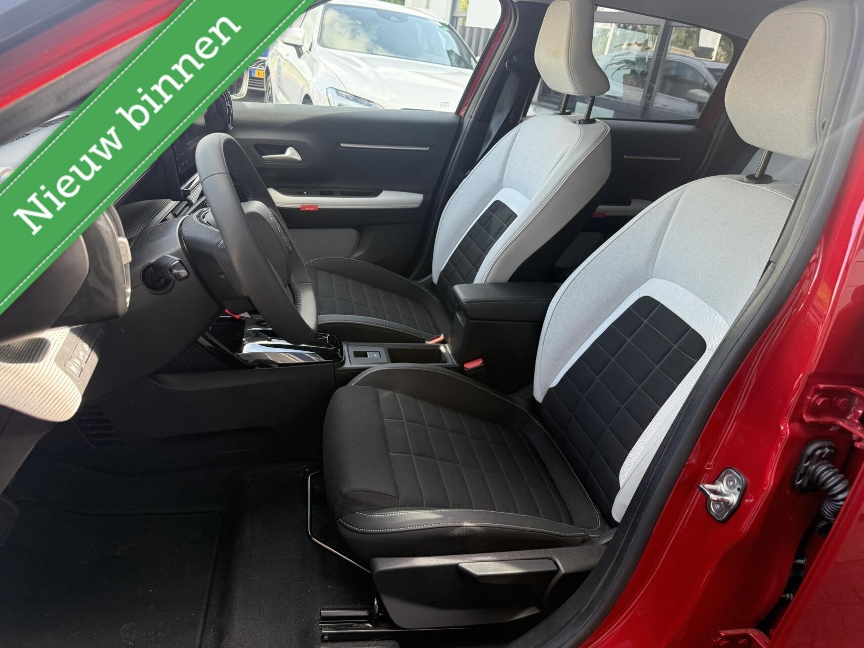 Citroen Ë-C3 113pk 44 kWh 3 FASE SOH 95% *ALL-IN PRIJS*, Auto's, 12 maanden, Stof, Gebruikt, Zwart