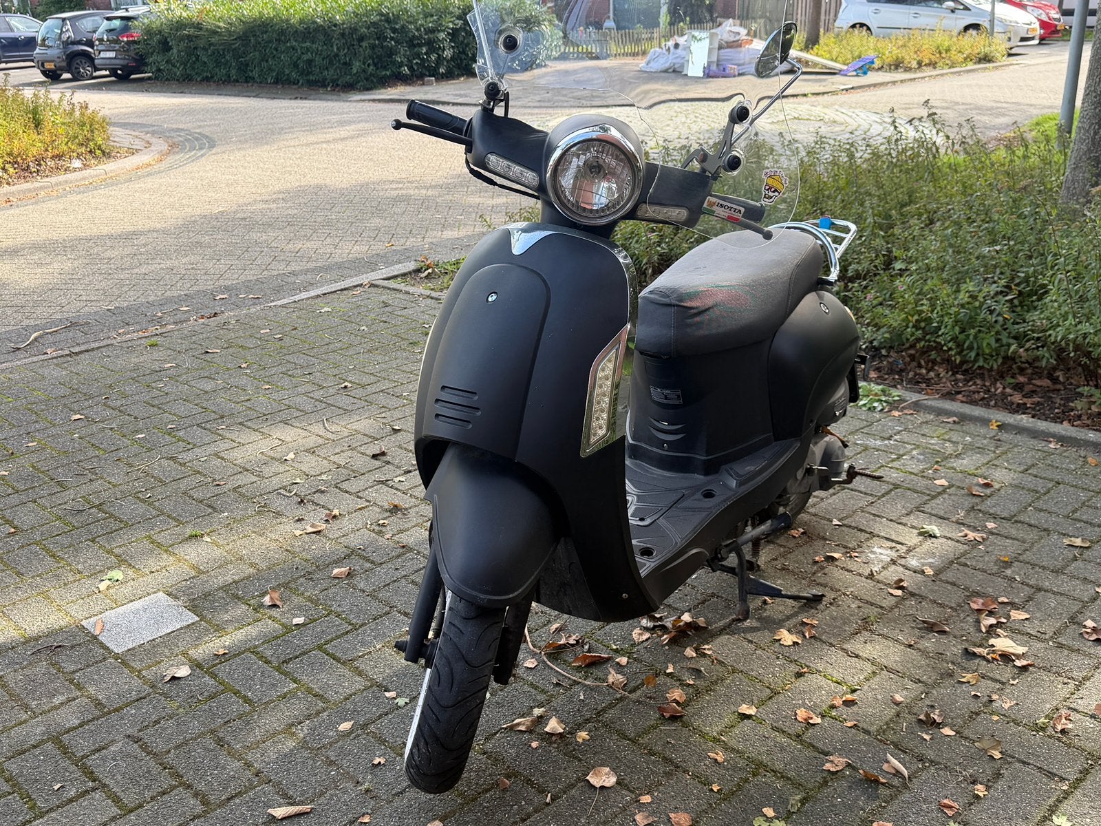 Riya Lux Snorscooter 2018 rijdt goed., Fietsen en Brommers, Ophalen, Zo goed als nieuw, Benzine, Overige merken