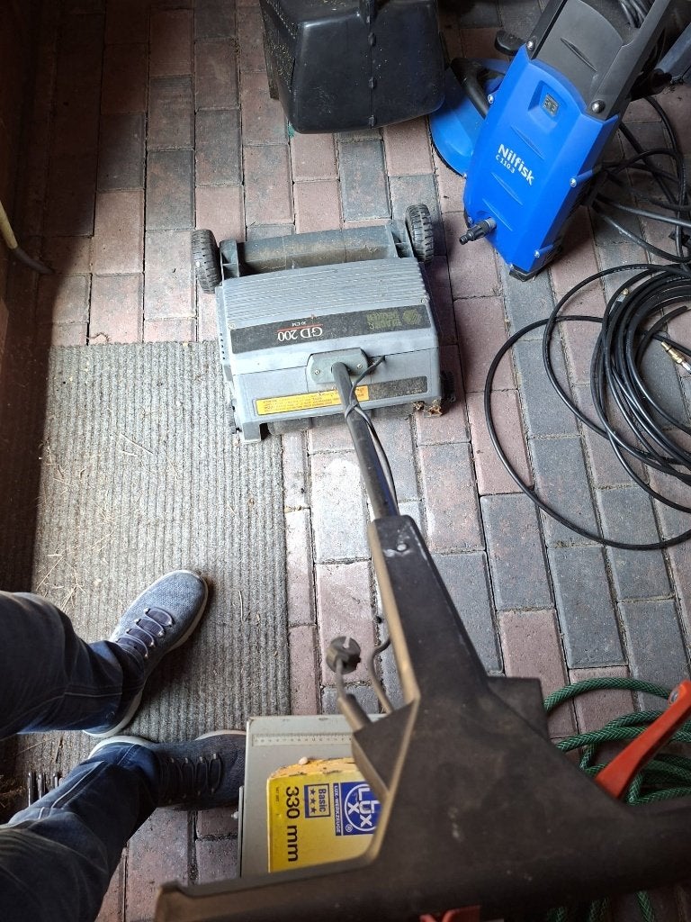 Black & Decker GD200 verticuteermachine 30 cm met opvangbak, Tuin en Terras, Verticuteermachines, Ophalen, Gebruikt, Elektrisch