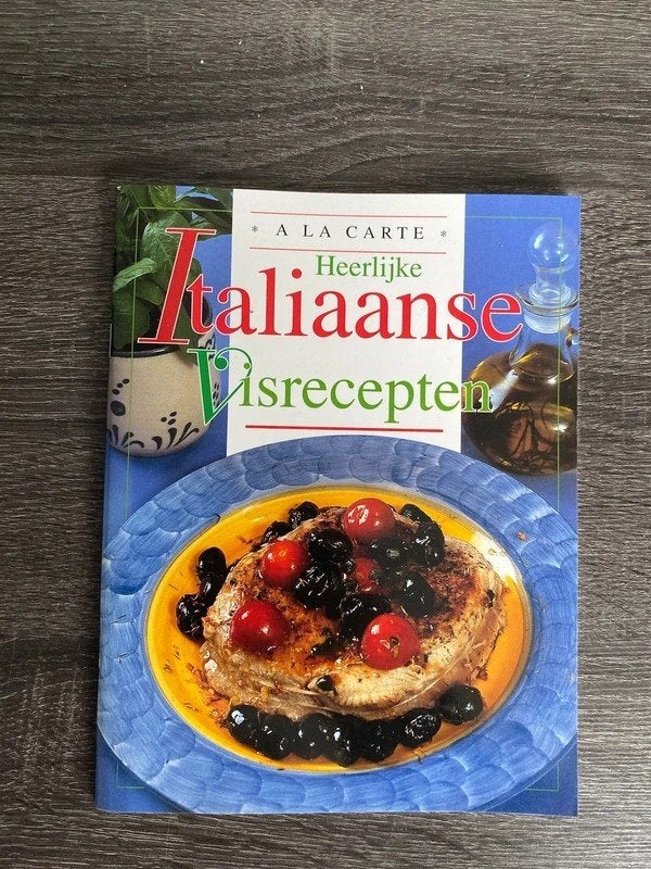 A la Carte: Heerlijke Italiaanse Visrecepten, Voorgerechten en Soepen, Ophalen of Verzenden, Zo goed als nieuw, Italië