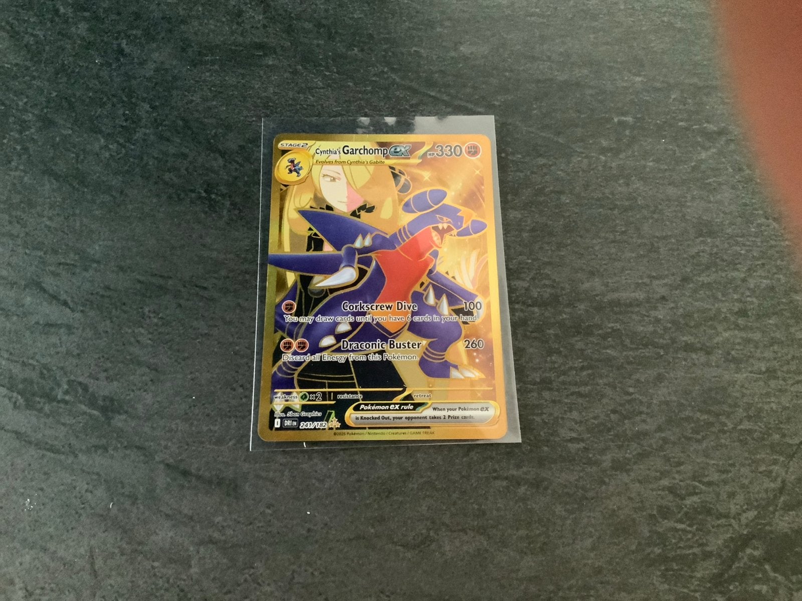 Garchomp & Giratina GX Gouden Kaart Pokemon, Ophalen of Verzenden, Zo goed als nieuw, Losse kaart, Foil